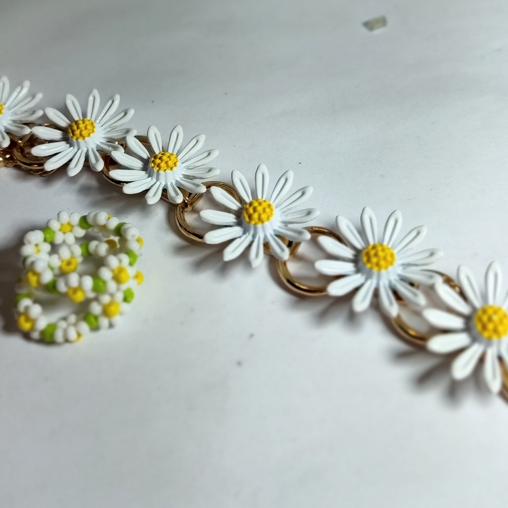 Style & Co. Daisy Flower Bracelet and Ring Set NWOT